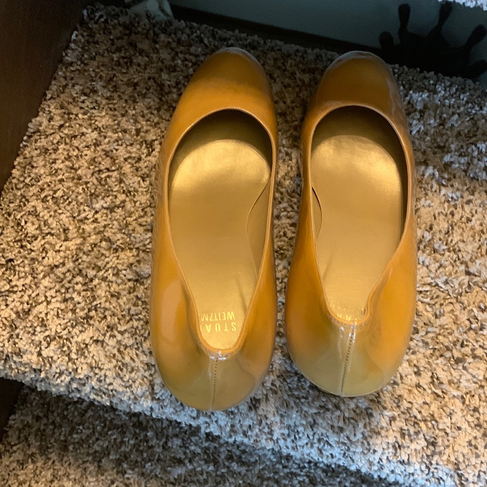 Stuart Weitzman gold patent leather 3 1/2 inch pump, size 11M.